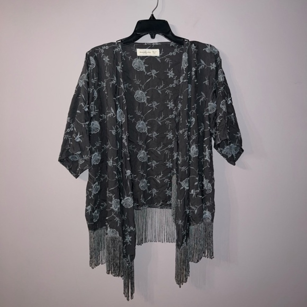Grey floral cardigan with fringe Abercrombie and Fitch one size